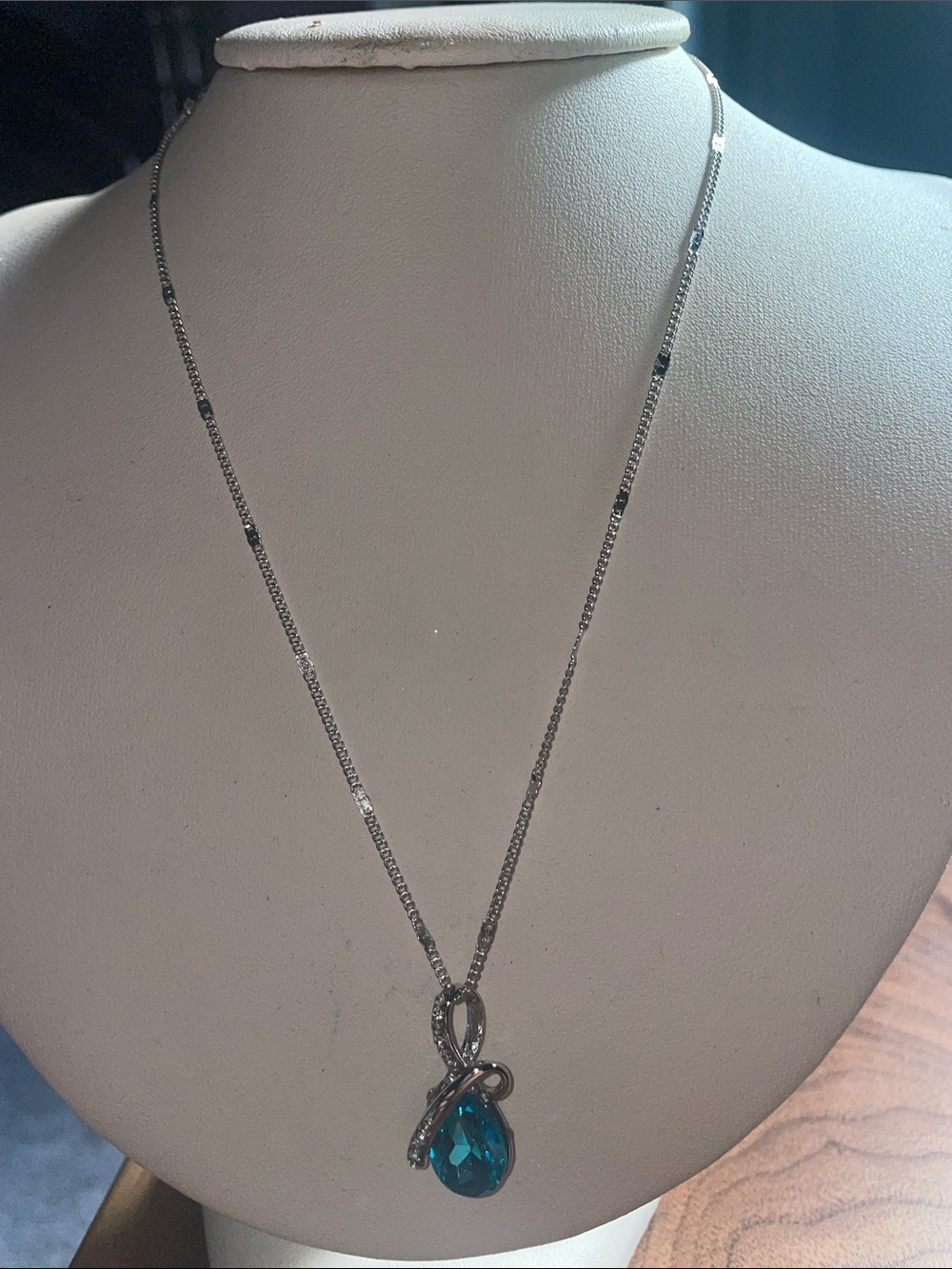 Simple blue necklace